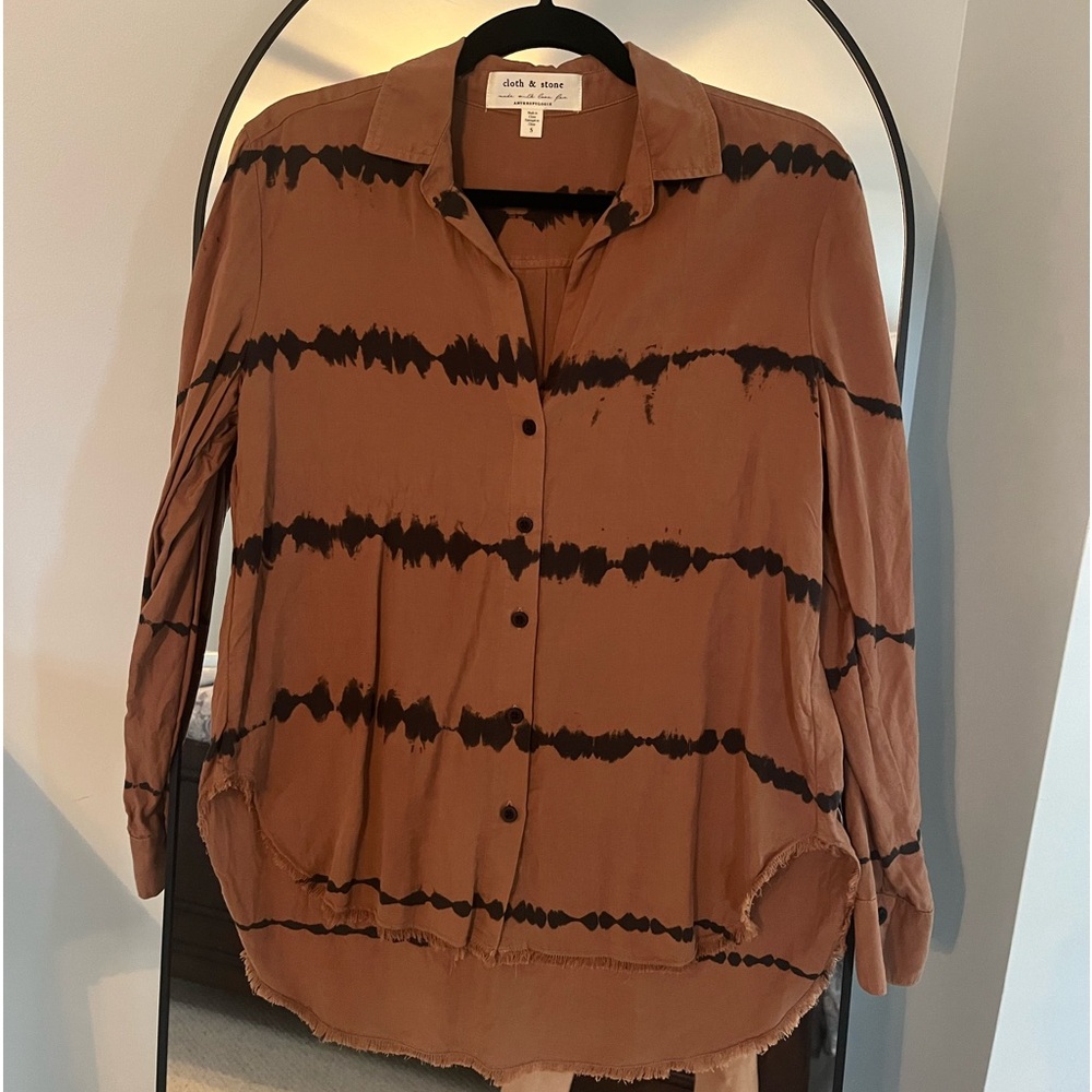 Cloth and Stone Button Up Size Small